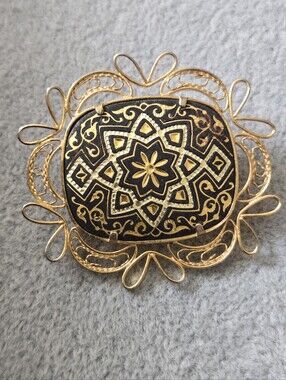 Flower Filigree & Damascene Vintage Goldtone Black Brooch Pin